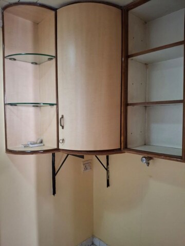 Room in 2 BHK Apartment at Beharay Rathi Pleasent Park, Pune Sholapur Road – for Rent