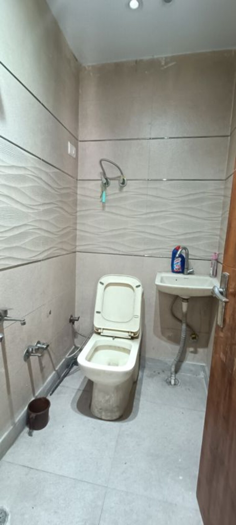 Bathroom, rohini sector 7 2 Bedroom 550 Sq.Ft. Builder Floor In Rohini Sector 7 Delhi 9930733
