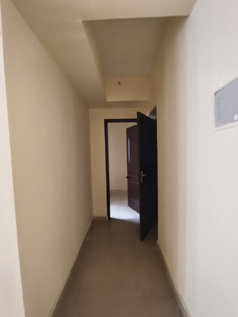 Room, paras-tierea 3.5 Bedroom 1695 Sq.Ft. Apartment In Sector 137 Noida 9930741