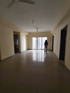 3.5 BHK + Servant Room Apartment For Sale in Paras Tierea