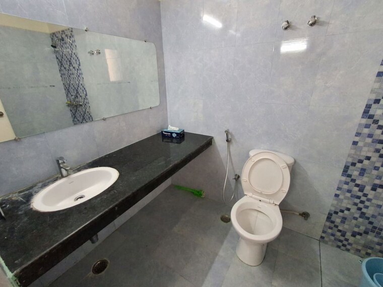 Bathroom, sushant golf city 3 Bedroom 1850 Sq.Ft. Apartment In Sushant Golf City Lucknow 9930629