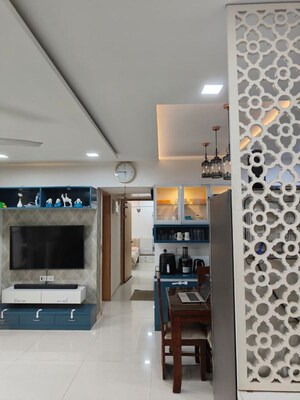 Parking in 2 BHK Apartment at Alcon Silverleaf, Mundhwa – for Rent