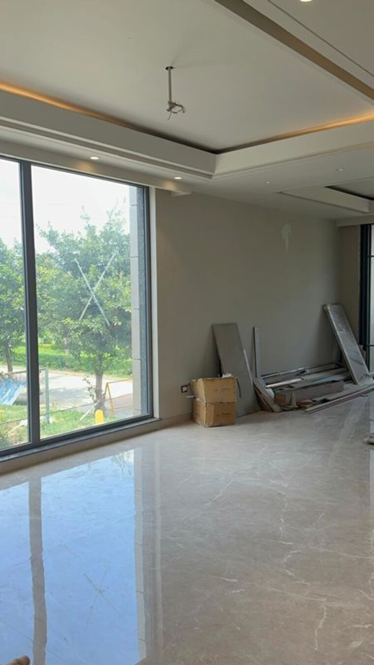 Living Room, sector 85 3 Bedroom 331 Sq.Yd. Builder Floor In Sector 85 Faridabad 9930802