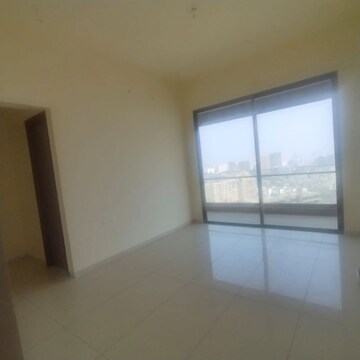 Room in 3 BHK Apartment at Prestige Siesta, Mulund West – for Sale