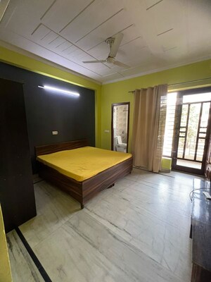 Bedroom in 2 BHK Builder Floor at Sector 46 – for Rent