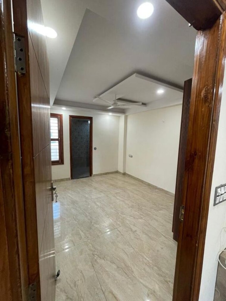 Room, puri-kohinoor 3 Bedroom 1748 Sq.Ft. Builder Floor In Sector 89 Faridabad 9930861