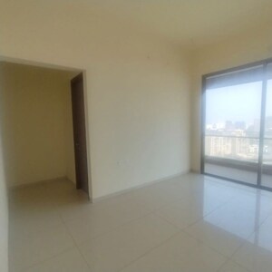 Room in 3 BHK Apartment at The Prestige City, Mulund West – for Rent