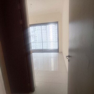 Room in 3 BHK Apartment at The Prestige City, Mulund West – for Rent