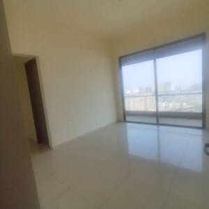 Room in 3 BHK Apartment at The Prestige City, Mulund West – for Rent