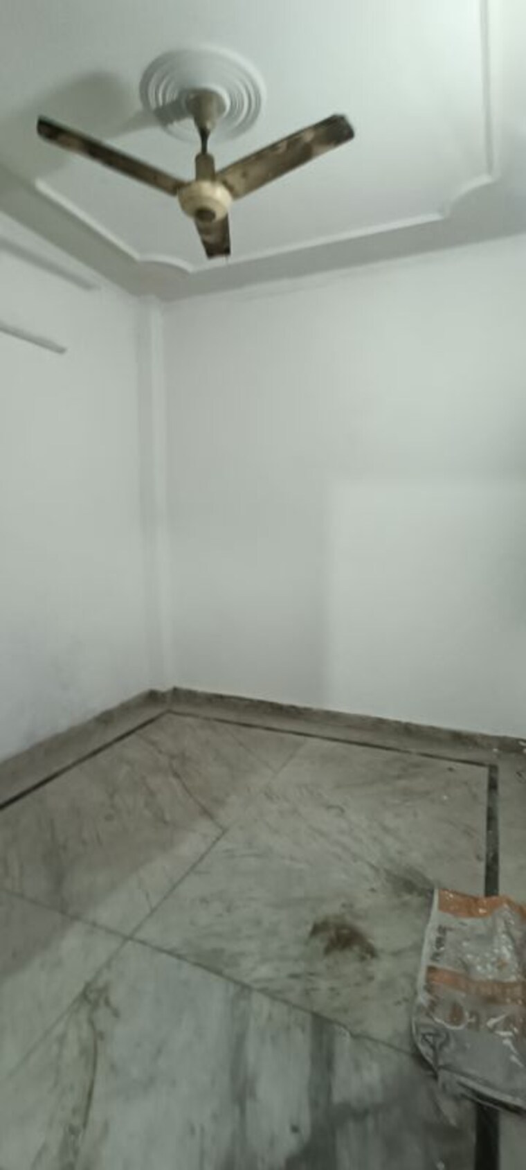 Room, rohini sector 8 2 Bedroom 600 Sq.Ft. Builder Floor In Rohini Sector 8 Delhi 9930893