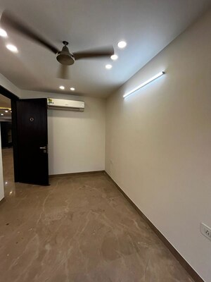 Room in 4 BHK Builder Floor at Central Park Flower Valley, Sohna Sector 33 – for Sale