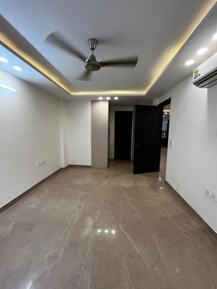 Room, central-park-flower-valley 4 Bedroom 301 Sq.Yd. Builder Floor In Sohna Sector 33 Gurgaon 9930894