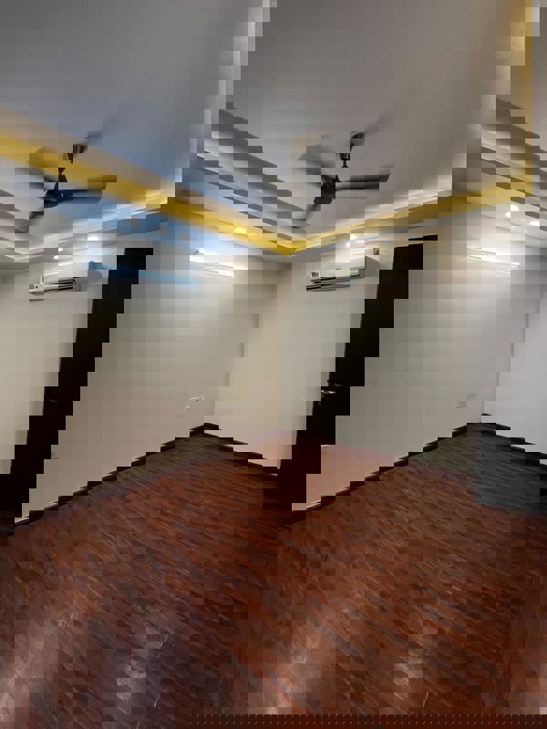 4 BHK + Study Room 301 Sq.Yd. Builder Floor in Central Park Flower Valley