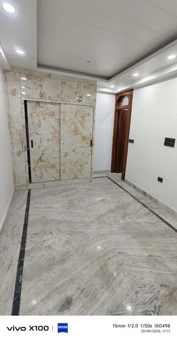 Room in 3 BHK Apartment at Abul Fazal Enclave Part 1 – for Sale