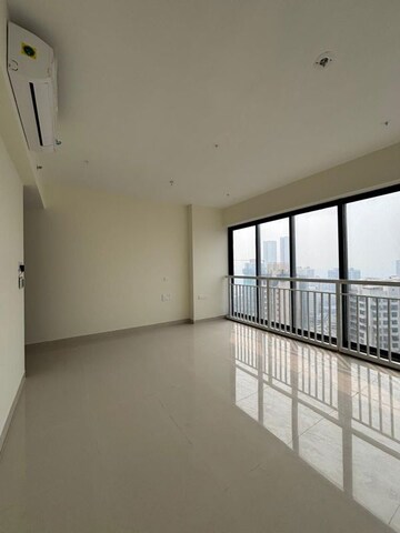 Room in 2 BHK Apartment at Dynamix Divum, Malad East – for Rent