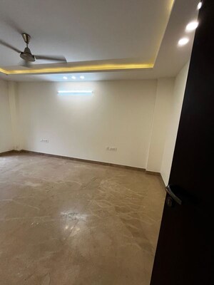 Room in 4 BHK Builder Floor at Central Park Flower Valley, Sohna Sector 33 – for Sale