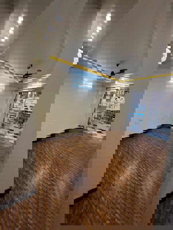 4 BHK + Study Room 300 Sq.Yd. Builder Floor in Central Park Flower Valley