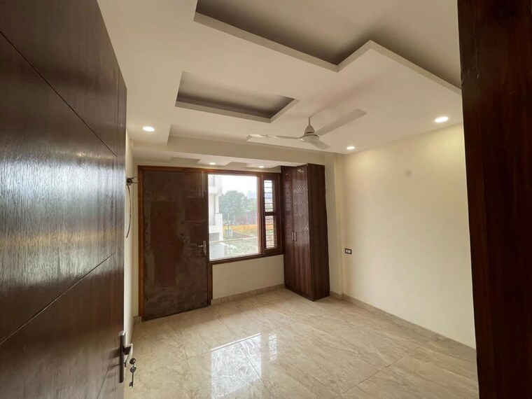 Room, puri-kohinoor 3 Bedroom 1772 Sq.Ft. Builder Floor In Sector 89 Faridabad 9930956
