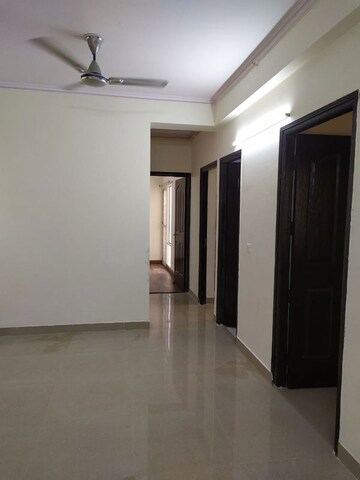 Room in 2 BHK Apartment at Amrapali Dream Valley, Tech Zone 4 Greater Noida – for Rent