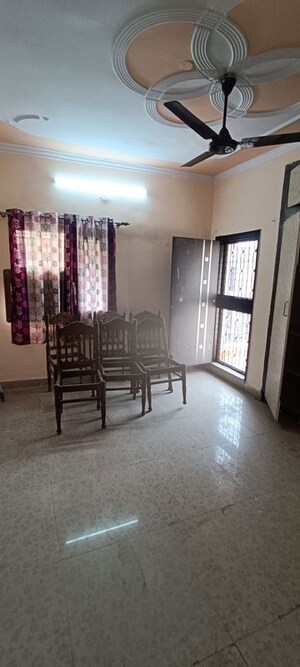 Room in 2.5 BHK Builder Floor at Rohini Sector 8 – for Rent