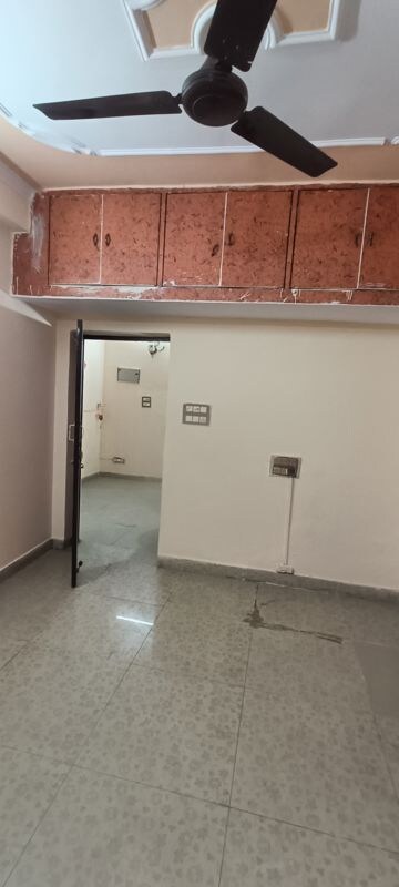 Room in 2.5 BHK Builder Floor at Rohini Sector 8 – for Rent