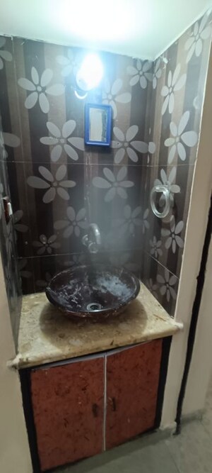 Bathroom in 2.5 BHK Builder Floor at Rohini Sector 8 – for Rent