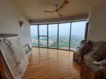 Room in 3 BHK Apartment at Jaypee Greens Sun Court III, Jaypee Greens – for Rent