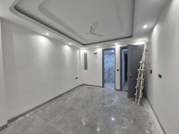 Room in 1 BHK Apartment at Chattarpur – for Rent