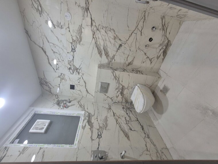 Bathroom, chattarpur 1 Bedroom 550 Sq.Ft. Apartment In Chattarpur Delhi 9931005