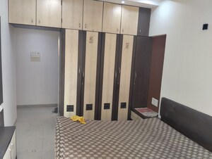 Bedroom in 2 BHK Apartment at Mulund West – for Rent