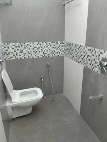 Attached Bathroom in 2 BHK Apartment at Mulund West – for Rent