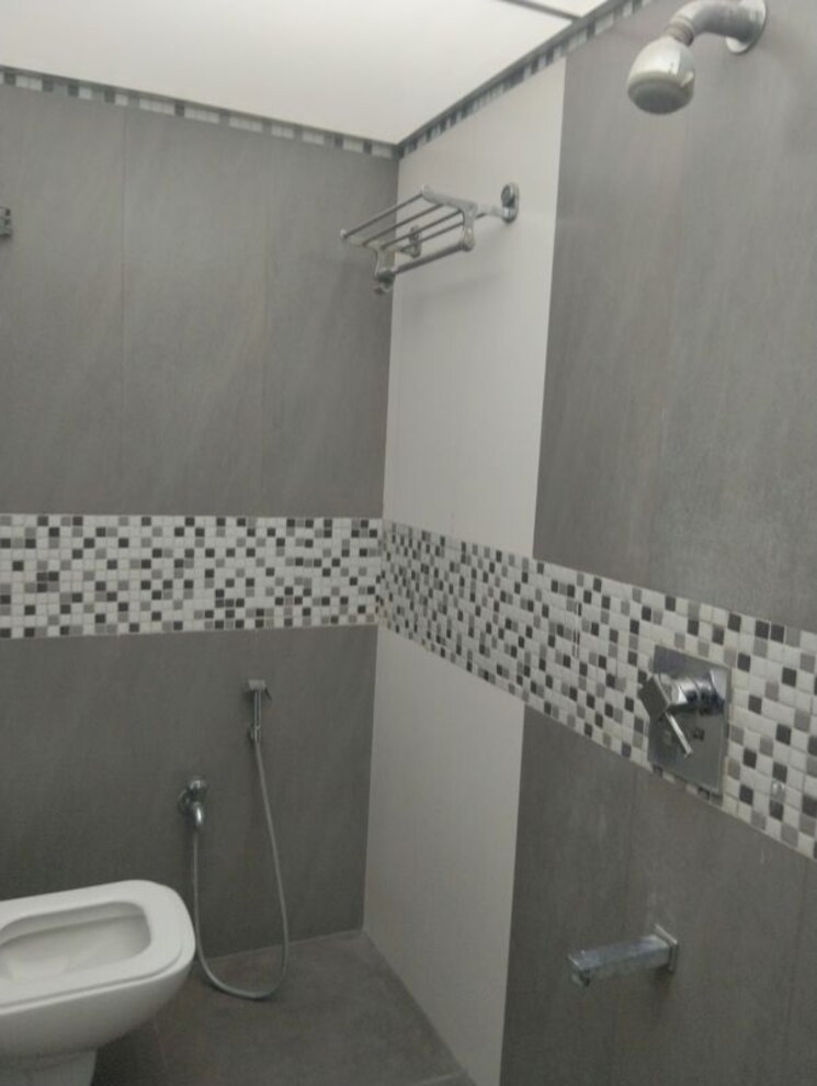 Bathroom, mulund west 2 Bedroom 650 Sq.Ft. Apartment In Mulund West Mumbai 9931020