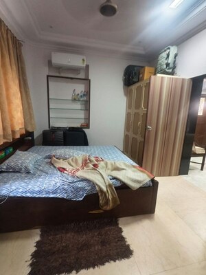 Bedroom in 2 BHK Apartment at Bandra West – for Rent