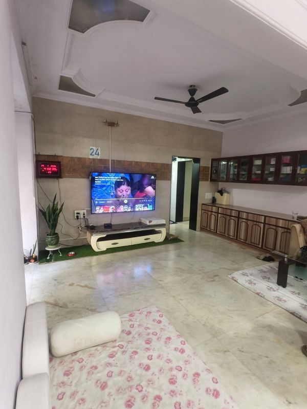 2 BHK + Pooja Room Apartment For Rent in Bandra West