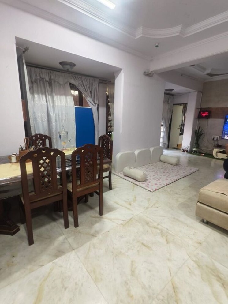 Living Room, bandra west 2 Bedroom 700 Sq.Ft. Apartment In Bandra West Mumbai 9931014