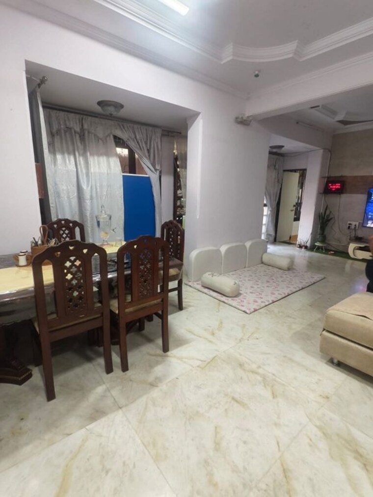 Living Room, bandra west 2 Bedroom 700 Sq.Ft. Apartment In Bandra West Mumbai 9931014