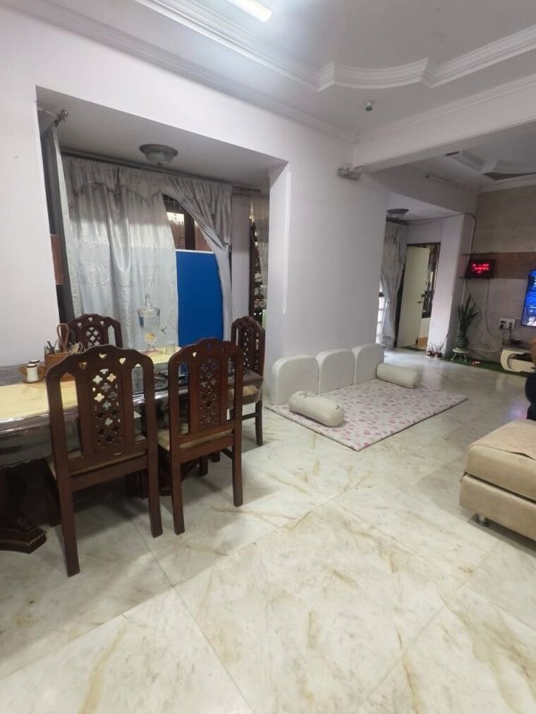 Living Room, bandra west 2 Bedroom 700 Sq.Ft. Apartment In Bandra West Mumbai 9931014