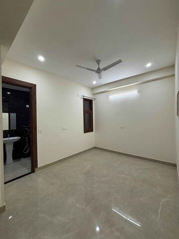 2 BHK Builder Floor For Rent in Chattarpur
