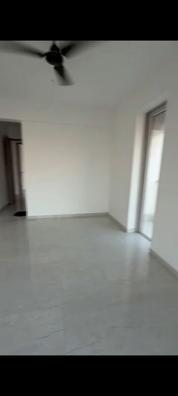 Bedroom in 3 BHK Apartment at Malad West – for Rent