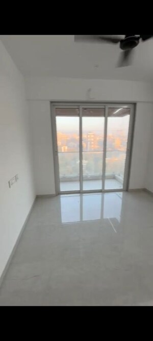 Bedroom in 3 BHK Apartment at Malad West – for Rent