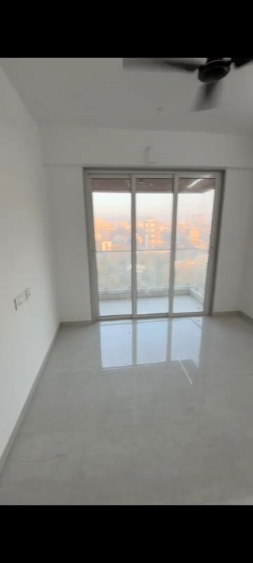 Bedroom in 3 BHK Apartment at Malad West – for Rent