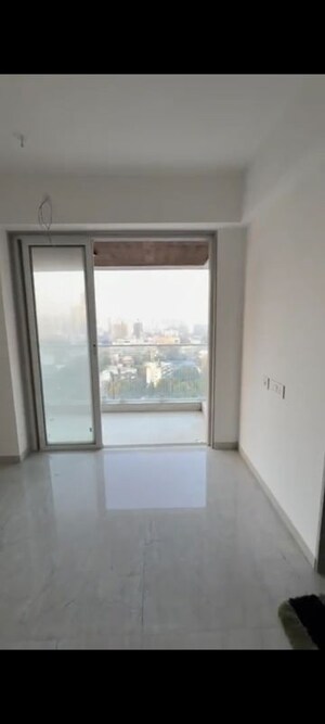 Bedroom in 3 BHK Apartment at Malad West – for Rent