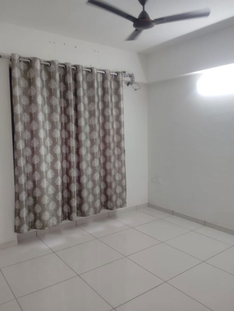 Room, ambli 3 Bedroom 1800 Sq.Ft. Apartment In Ambli Ahmedabad 9931025