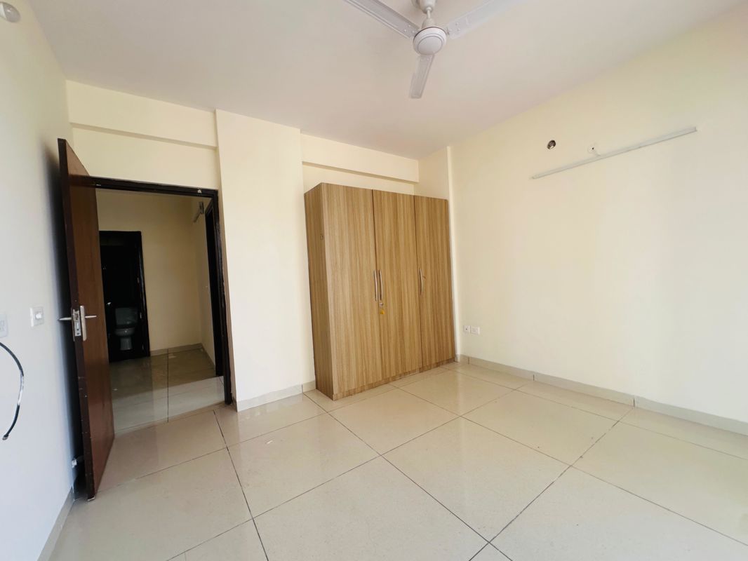 3 BHK Apartment For Rent in RPS Auria