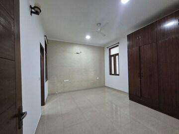 Room in 3 BHK Apartment at Chattarpur – for Rent