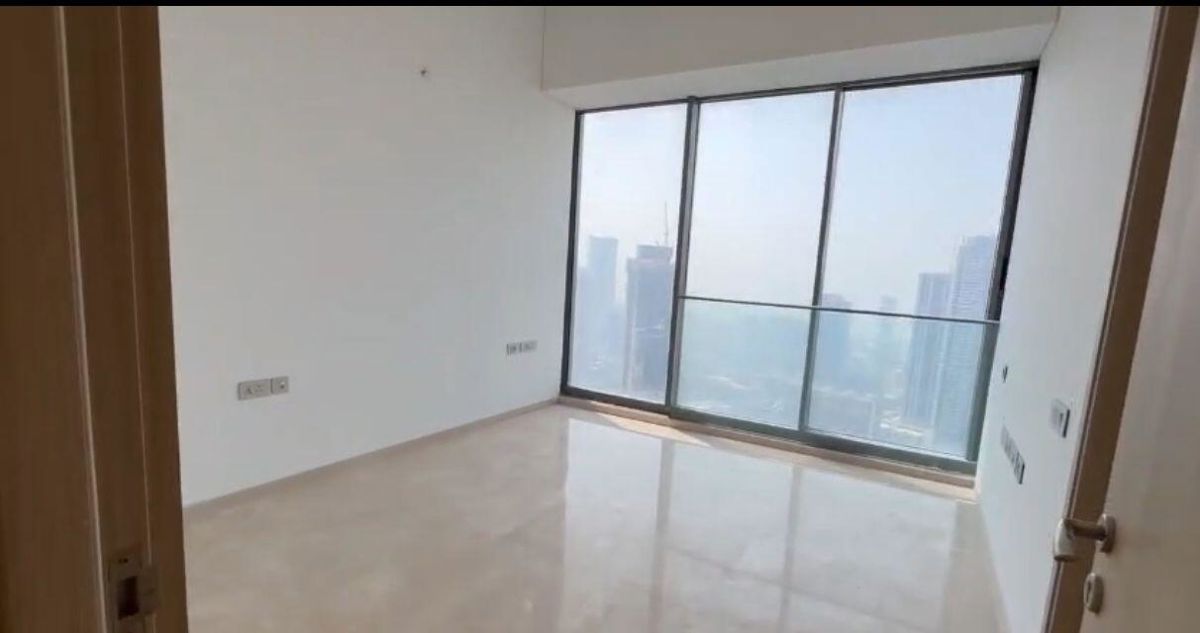 4 BHK + Pooja Room,Servant Room Apartment For Sale in Rustomjee Crown