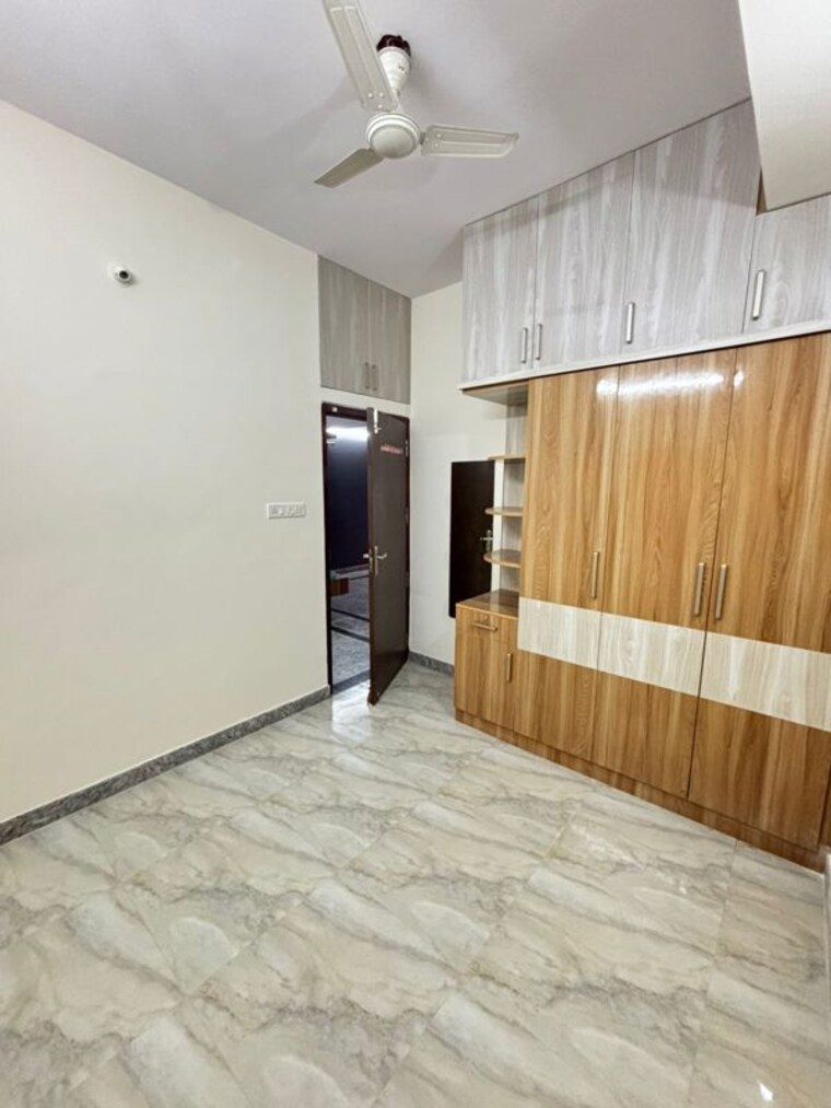 Room, vignana nagar 3 Bedroom 1600 Sq.Ft. Apartment In Vignana Nagar Bangalore 9931039