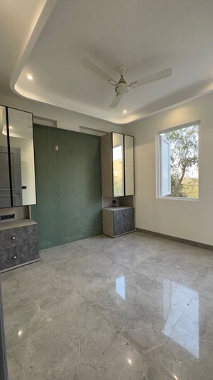 Room in 2 BHK Builder Floor at Chattarpur – for Rent