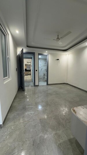 Room in 2 BHK Builder Floor at Chattarpur – for Rent