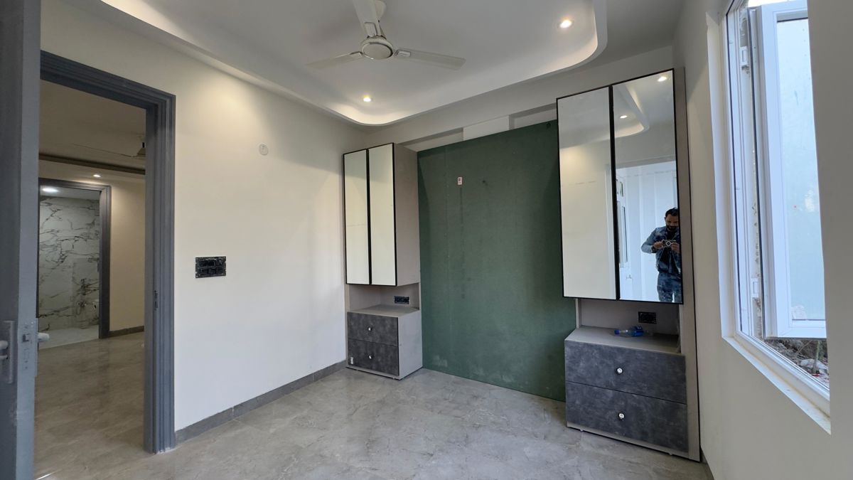 2 BHK + Servant Room Builder Floor For Rent in Chattarpur